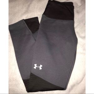 ➰UNDER ARMOUR thermal material leggings
